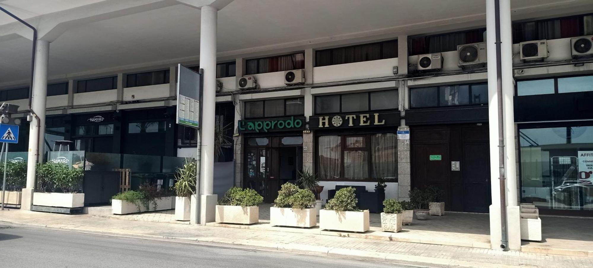 Hotel L'Approdo Brindisi Bagian luar foto